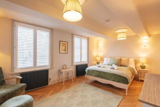 Central Whitchurch - Lowcross House Guest Bedroom 3 - 5