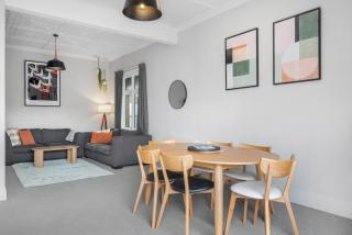 Beautiful Beach Retreat - 3 Minutes From the Beach - 7