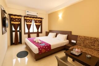 SEA BEACH Hotel UK-PALACE Puri - Sea View Room - Luxury & Spacious Room - Prime Location - Swargadwar Sea Beach - Bengali Market - Best Hotel - 0