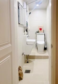 Hongdae Area Stay with Free Luggage Storage and Airport Bus Access - 1