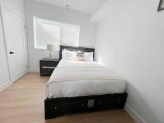 Culver Hideaway Private Room with Share Living Space D3 - 0