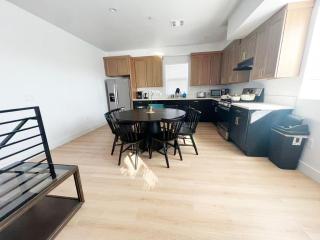 Culver Hideaway Private Room with Share Living Space D3 - 3