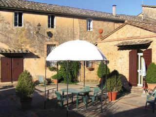 Charming House in Tuscany with Pool & Views - 4