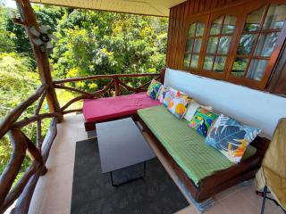 2 Bedroom Private Home Perfect for Families - Kitchen -Seaviews -fast Wifi - 9