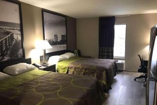 Super 8 by Wyndham Pascagoula - 1