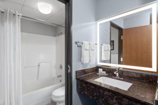 AmericInn by Wyndham West Salem - 5