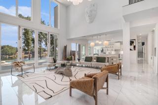The Luxe Waterside Retreat - 6
