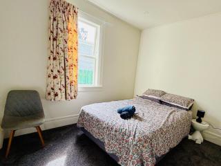 Spacious Surf-side 4 bedroom Retreat - 4