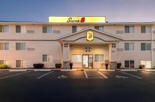 Super 8 by Wyndham Independence Kansas City - 9