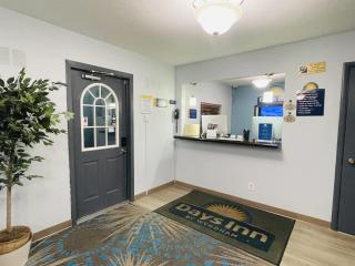 Days Inn by Wyndham Jamestown - 7