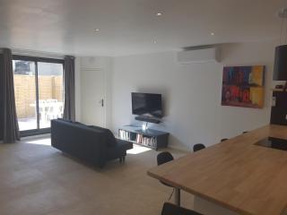 Quiet house for 6 people with parking - 5 minutes from Timone University Hospital - 7