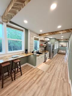 A-Treat-Retreat with AC,Laundry,Patio - 0