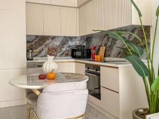 Qoople Legend B - premium apartments steps from the sea - 2