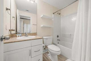 Laketown Wharf #1826 - 9