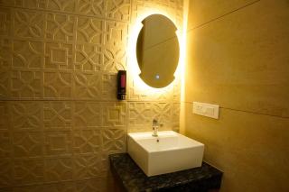 GLENSTAR Hotel - 8