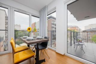 Bright Apartment Okrzei in Warsaw Near PGE by Noclegi Renters - 2