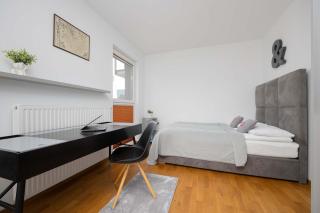 Bright Apartment Okrzei in Warsaw Near PGE by Noclegi Renters - 9