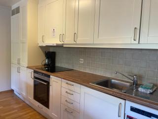 Stor Leilighet Med 4 Soverom Og 2 Bad - 7