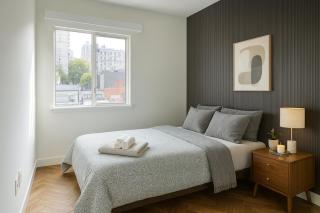 Stylish 2-Bedroom Retreat with Balcony Close to English Bay - 3