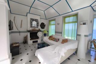 Spacious villa with pool and sea views - 4