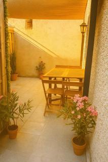 Appartement 4 voyageurs avec terrasse et WIFI - Proche Cité Médiévale - 2