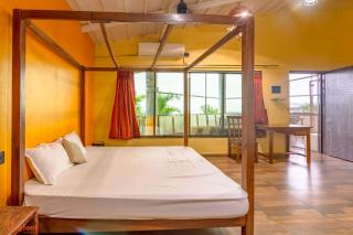 Waterfront Villa By Bigfoot Stay - 1