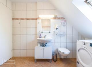 Voll ausgestattetes, möbliertes Apartment mit Balkon und Einzelbetten - inklusive Küche und WLAN - 3