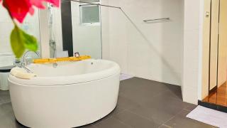 Two Pool Villa Pattaya พูลวิลล่าพัทยา Private Poolvilla - 3