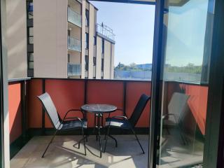 3-Bedroom Apartment with 2 Free Parking Spots - TAURON ARENA - 9