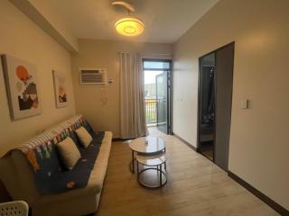 Family suite facing Okada TV WiFi near NAIA&MOA Gentry Manor 8A - 8