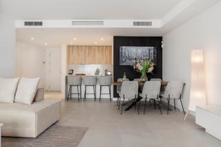 New Luxury Apt 2BR Sea Views Pool - 3