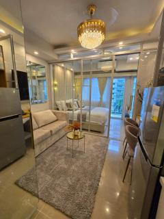 Urban Luxe Suite at SHELL Residences MOA - 0