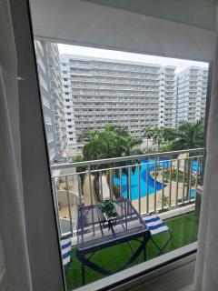 Urban Luxe Suite at SHELL Residences MOA - 1
