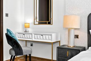 Luxury 1 Bedroom Apartment in Dubai Marina 5 Star - 2