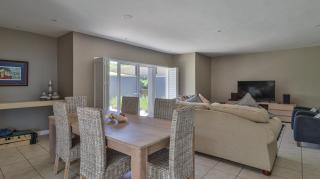 House Susan Pardew Hersham - 6
