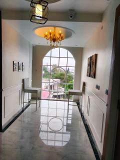 Hotel Y J Manor - 5