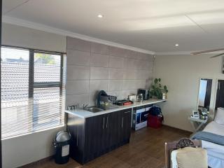 6 Komati St, Flat no 3 - 1