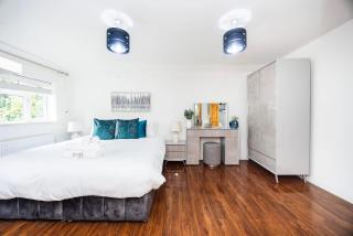 4 Bed , Monthly & Weekly Offers , Ideal For Contractors , Relocation & Leisure Stays - 5