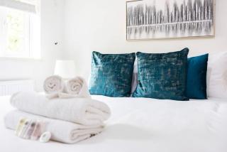 4 Bed , Monthly & Weekly Offers , Ideal For Contractors , Relocation & Leisure Stays - 3