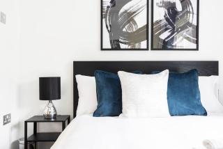 4 Bed , Monthly & Weekly Offers , Ideal For Contractors , Relocation & Leisure Stays - 1