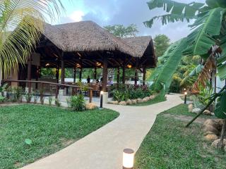 Pineapple Beach Villas - 1