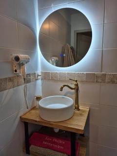 Appartement Spa et Sauna privatif - Terrasse - Proche Cité médiévale - 4