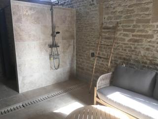 Maisonnette de charme avec option Piscine intérieure privée chauffée - 4
