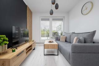 Nowe Sady Stylish Apartment Close to Łódź Airport by Noclegi Renters - 1