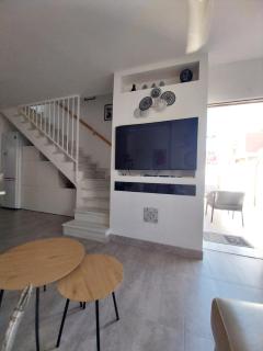 CASA CLARO maison familiale 4 chambres tout confort, jacuzzi privé, piscine commune, quartier résidentiel Los Balcones - 1