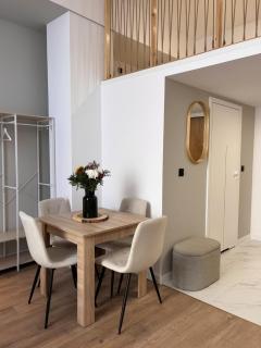 TINTURA by BAST 143 - Antresola OFF Piotrkowska 143 EC1 Stajnia Jednorożca Winda Parking płatny Orientarium, Hopa Lupa ATLAS ARENA - 1