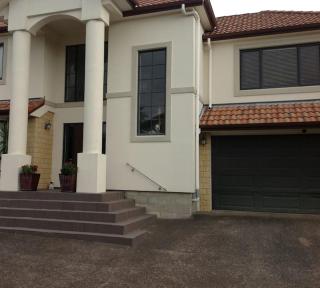 Luxury Room in large House - 0