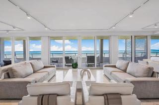 Two Bedroom Oceanfront Condo in Palm Beach - 0