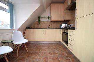 Boho Flat, Sleeps 6, Near Beach! - 5