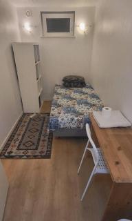 Small, Cosy Room for an Economic Short Stay - 0